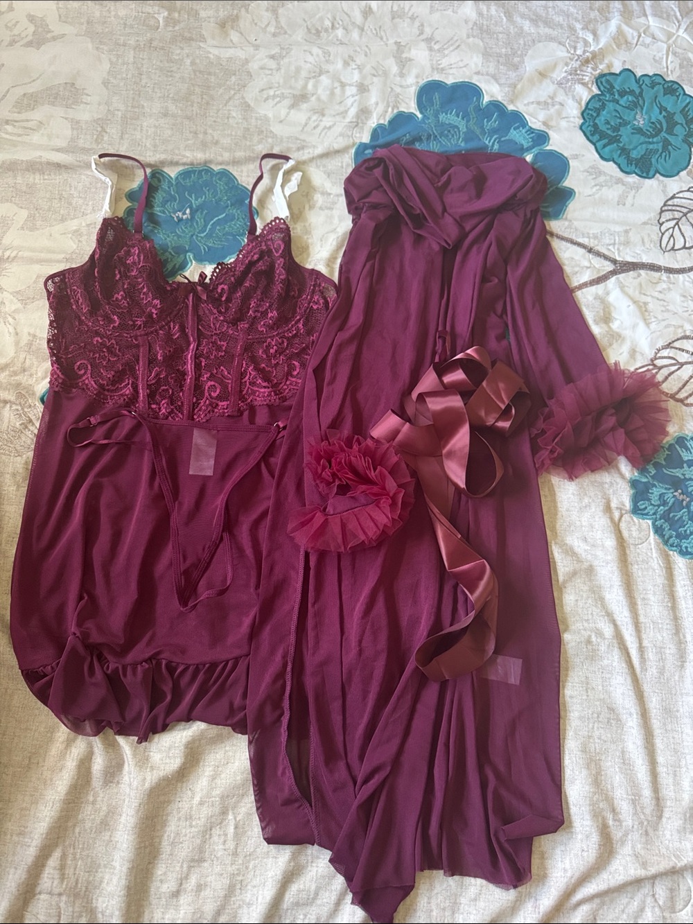Women’s Burgundy Lace Chemise & Robe Set